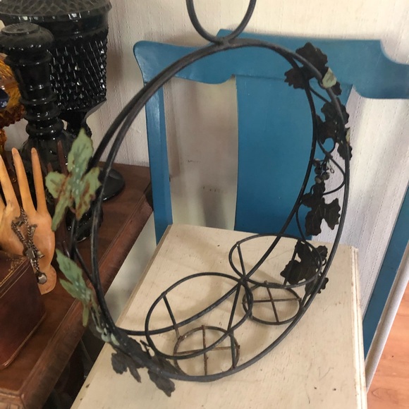 Vintage Hanging METAL PLANT HOLDER w Ivy Leaves - Picture 3 of 8